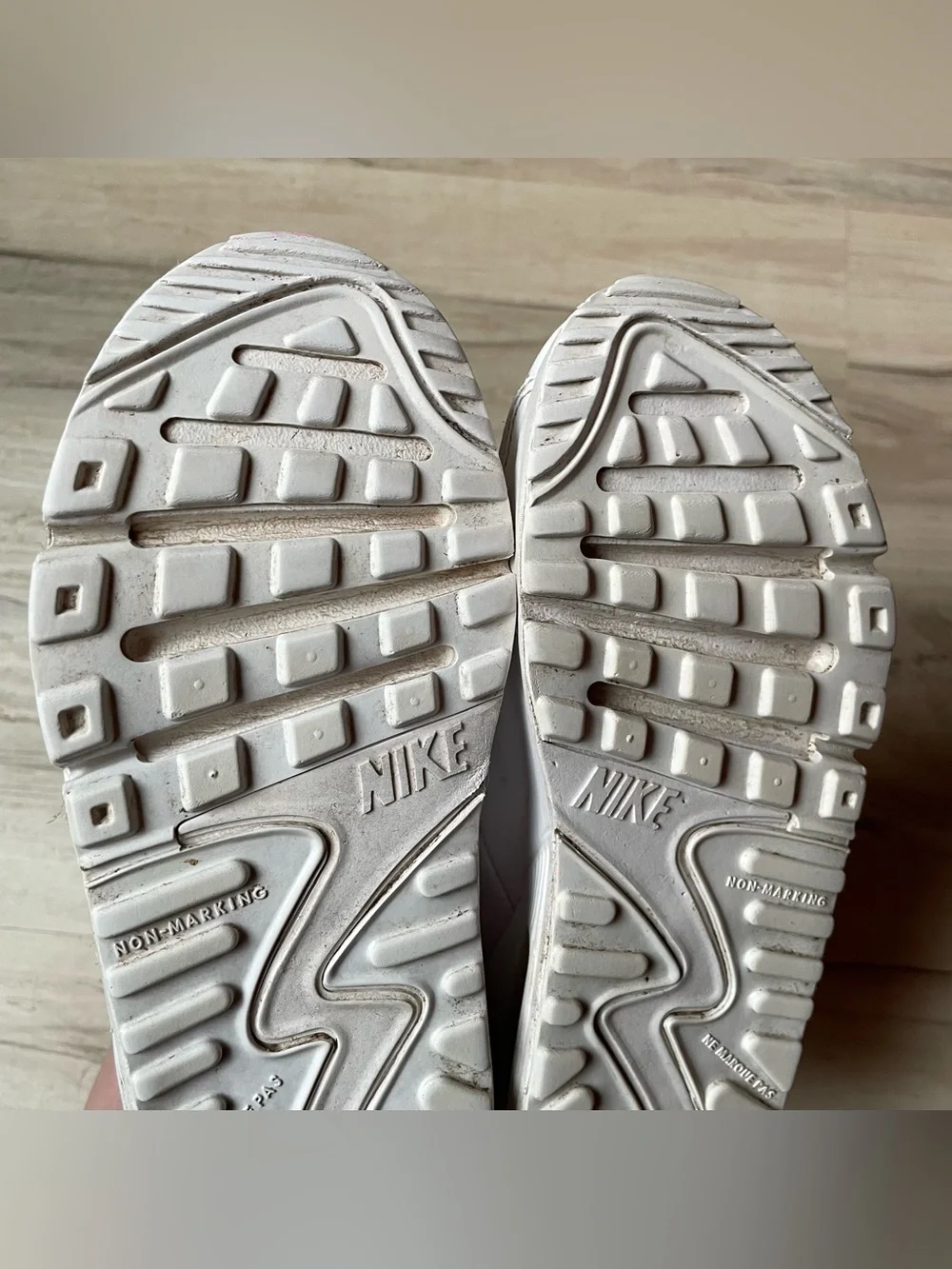 Nike White Air Max Leather Sneakers children’s size 1.5 Y